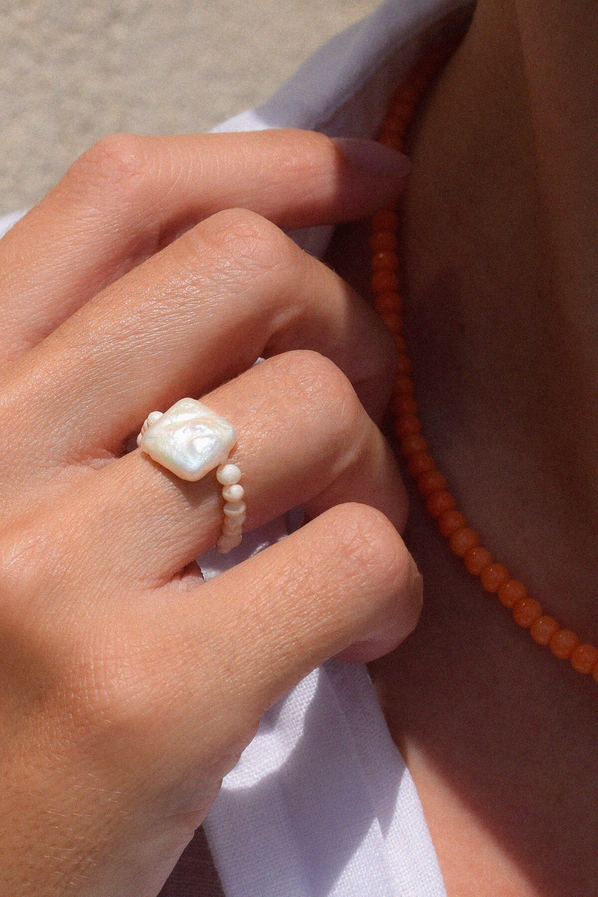 CALA BLANCA | Bague mini perles et perle carrée