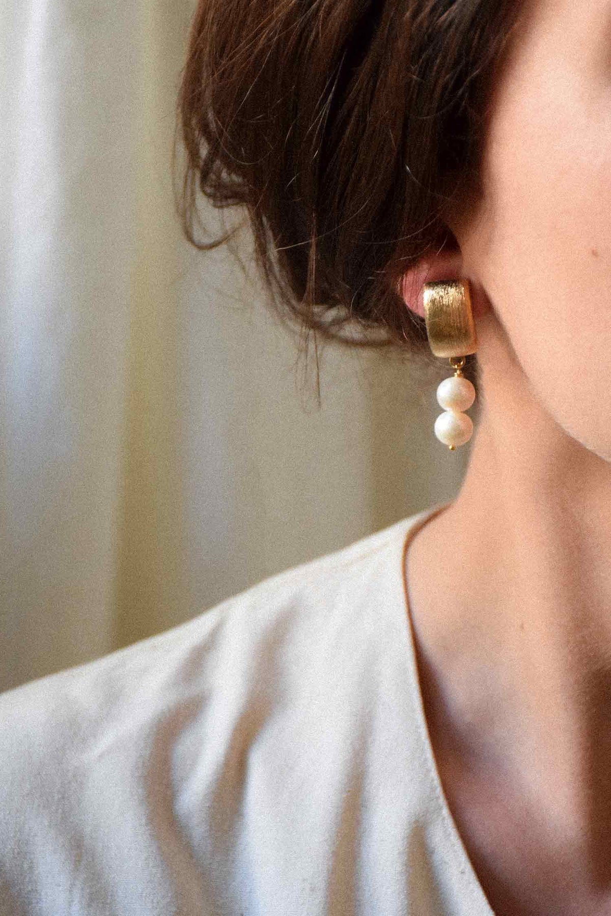 Boucles D'Oreilles Clips Dorées à Strass - État Très Bon