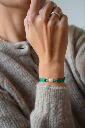 Bracelets rubans satin.