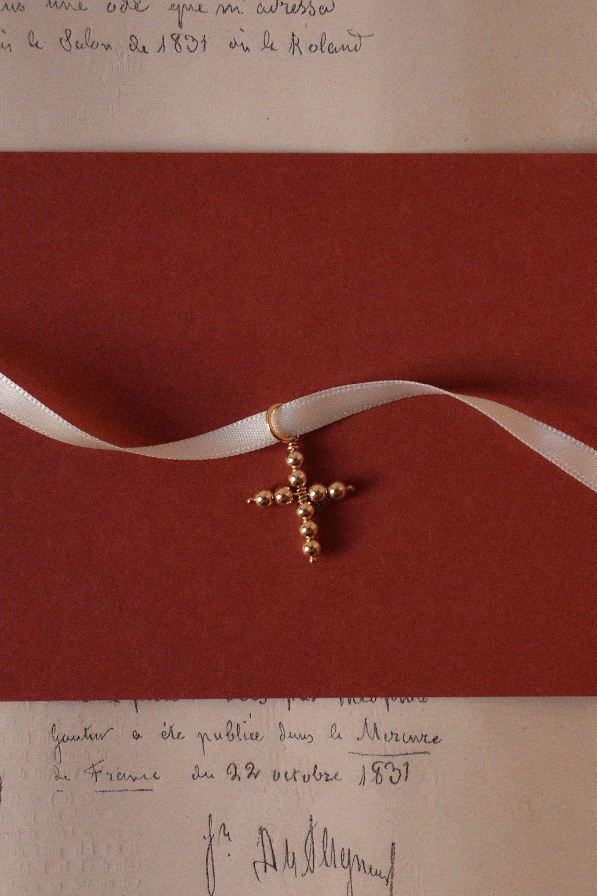 Arlésienne | Pendentif croix perles or