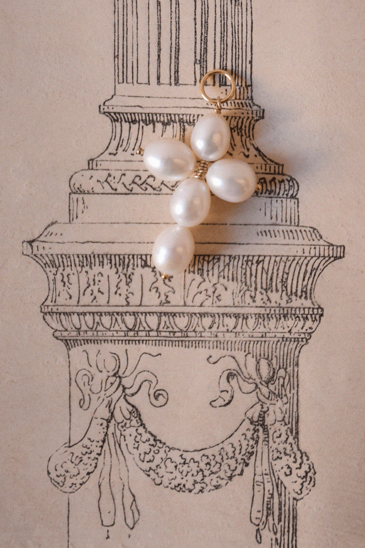 ARLES | PENDENTIF CROIX MAXI PERLES