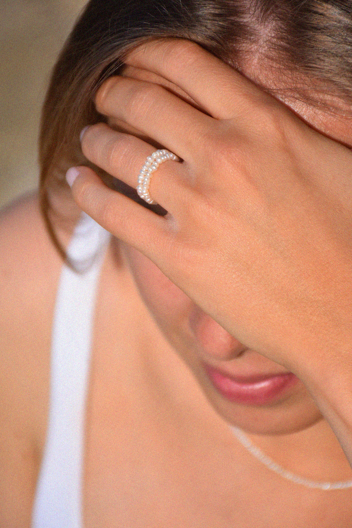 Paillote | Bague perles blanches